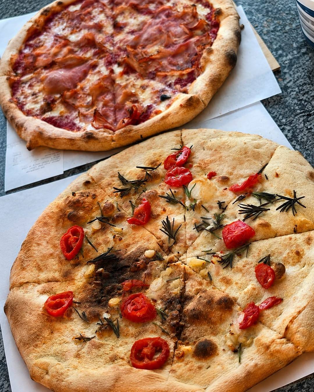 Pizza w Marinie